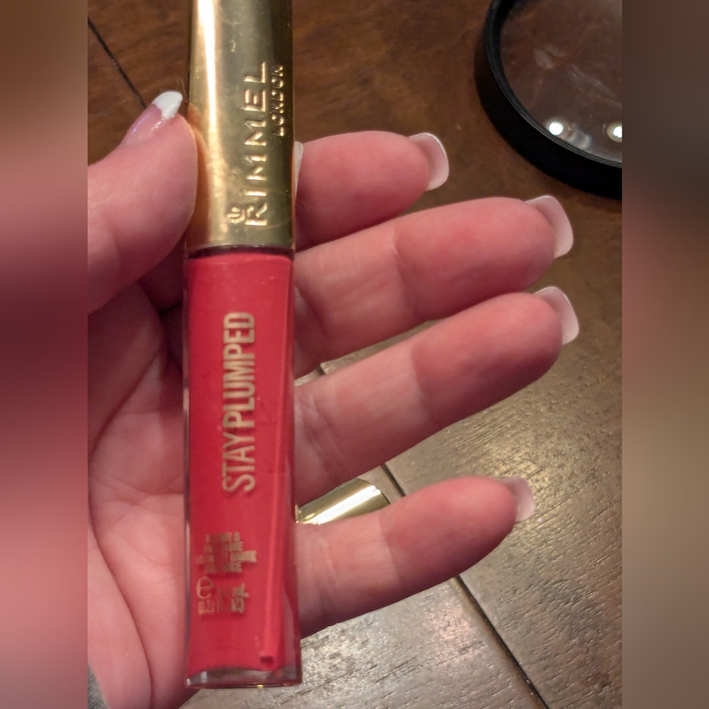 2 Rimmel London Stay Plumped 501 Raspberry Sundae Lip Gloss - Picture 5 of 6